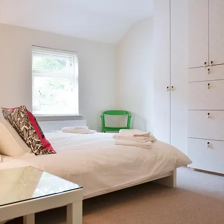 Kavanagh's Mews Apartment *